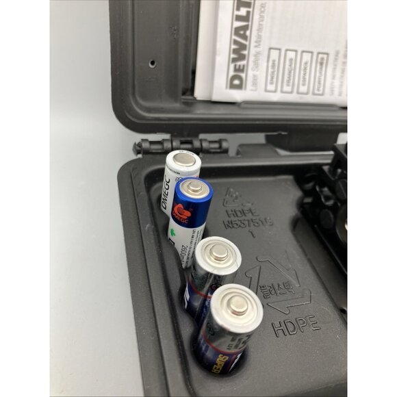 *DeWalt DW08802 36ft Range Self-leveling Cross Line Laser Level - Picture 3 of 7